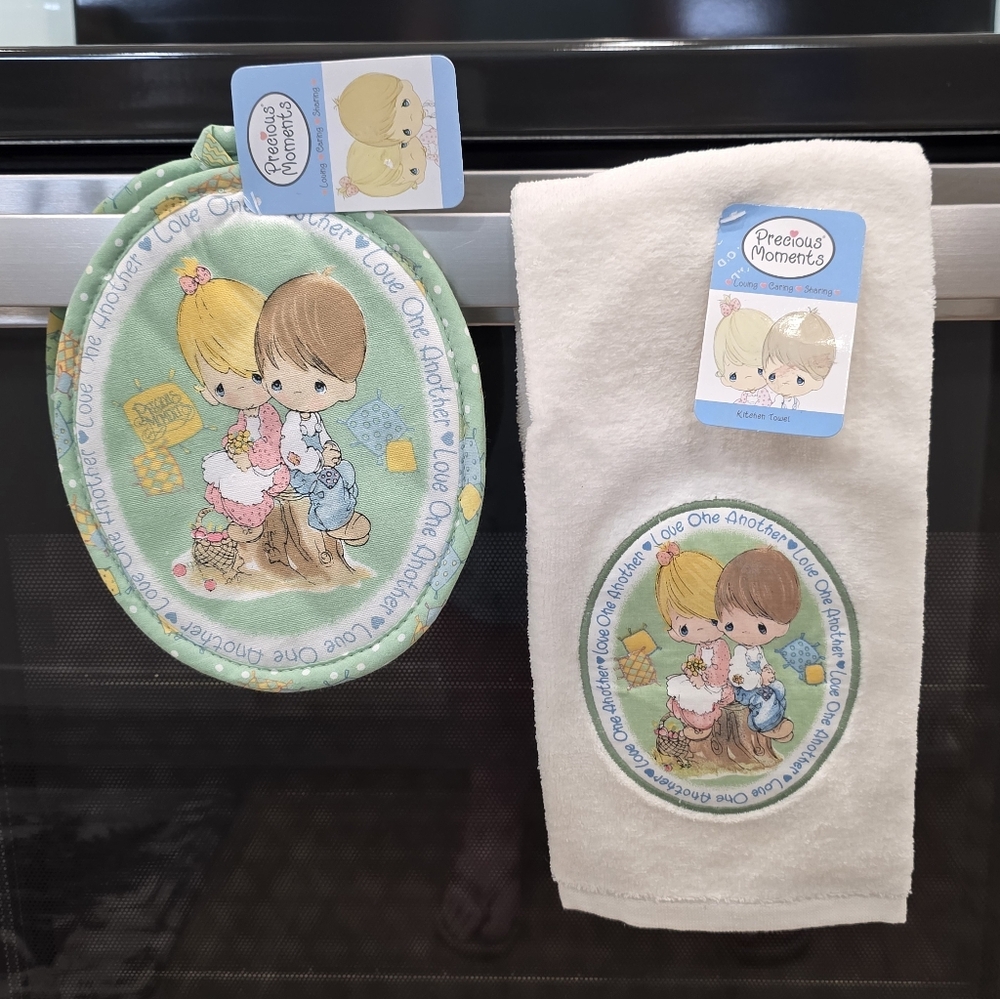 Precious Moments | Pot Holders and Kitchen Towel Set